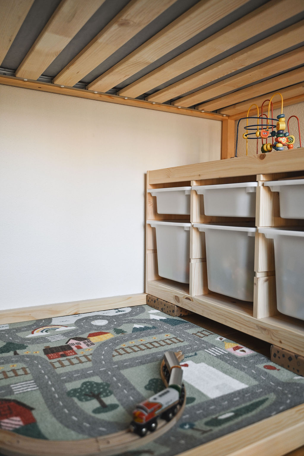 Spielzimmer Bild unter dem Bett